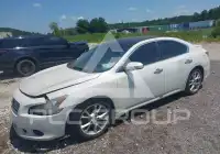 2014 Nissan MAXIMA photo