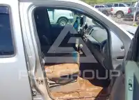 2014 Nissan FRONTIER photo