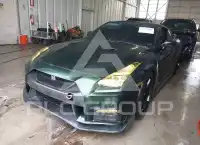2014 Nissan GT-R photo