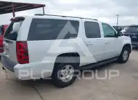 2014 Chevrolet Suburan photo