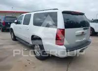 2014 Chevrolet Suburan photo