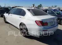 2014 BMW 750 фото