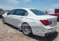 2014 BMW 750 фото