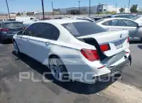 2014 BMW 750 фото