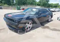 2014 Dodge CHALLENGER photo