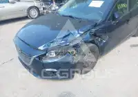 2014 Mazda 3 photo