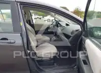 2014 Mazda 5 photo