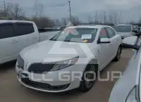 2014 Lincoln MKS photo