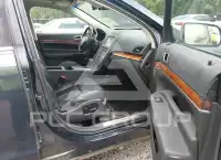 2014 Lincoln MKT фото