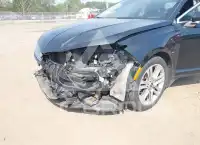 2014 Lincoln MKZ photo