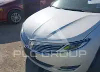 2014 Lincoln MKZ photo