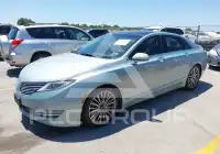 2014 Lincoln MKZ photo