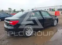 2014 Chrysler 200 photo