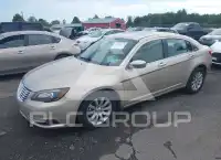 2014 Chrysler 200 photo