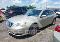 2014 Chrysler 200 photo