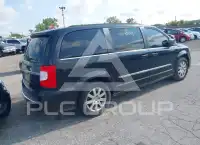 2014 Chrysler TOWN & COUNTRY photo