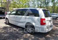 2014 Chrysler TOWN & COUNTRY фото