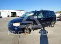 2014 Chrysler TOWN & COUNTRY photo