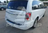2014 Chrysler TOWN & COUNTRY фото