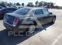 2014 Chrysler 300 photo