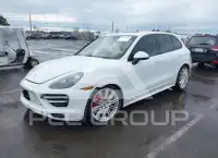 2014 Porsche Cayenne photo