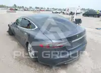 2014 Tesla Model S фото
