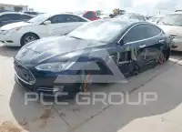 2014 Tesla Model S фото