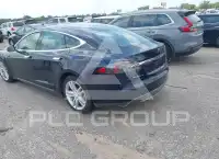 2014 Tesla Model S photo