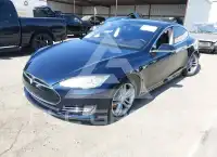 2014 Tesla Model S фото
