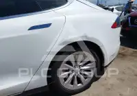 2014 Tesla Model S фото
