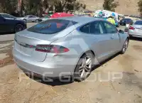 2014 Tesla Model S photo