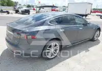 2014 Tesla Model S photo
