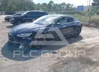 2014 Tesla Model S фото