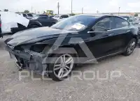 2014 Tesla Model S фото