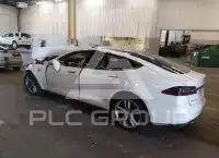 2014 Tesla Model S фото