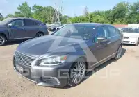 2014 Lexus LS460 photo