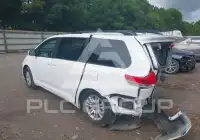 2014 Toyota SIENNA photo