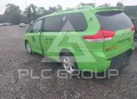 2014 Toyota SIENNA photo