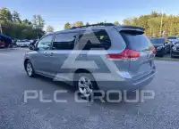 2014 Toyota SIENNA photo