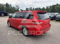 2014 Toyota SIENNA photo