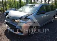 2014 Toyota SIENNA photo