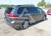 2014 Toyota SIENNA photo