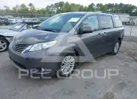 2014 Toyota SIENNA photo