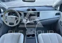 2014 Toyota SIENNA photo