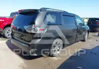 2014 Toyota SIENNA photo