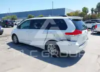 2014 Toyota SIENNA фото
