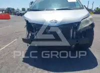 2014 Toyota SIENNA photo