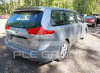 2014 Toyota SIENNA photo