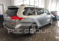 2014 Toyota SIENNA photo