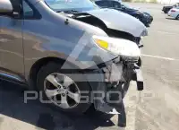 2014 Toyota SIENNA photo